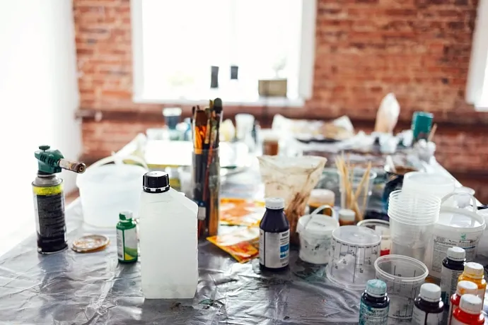 Уайт-спирит: состав и технические характеристики, для чего применяется растворитель